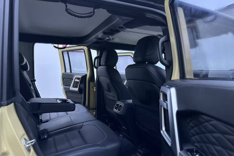 北京BJ40 2019款 2.3T 自动四驱环塔冠军版 国VI中控内饰7011