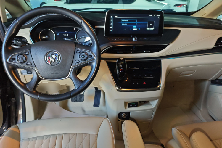 别克GL8 2023款 改款 陆上公务舱 豪华型中控内饰12