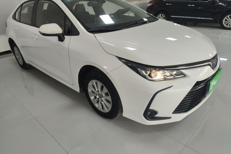 丰田 卡罗拉 2019款 1.2T S-CVT GL-i精英版车身外观3