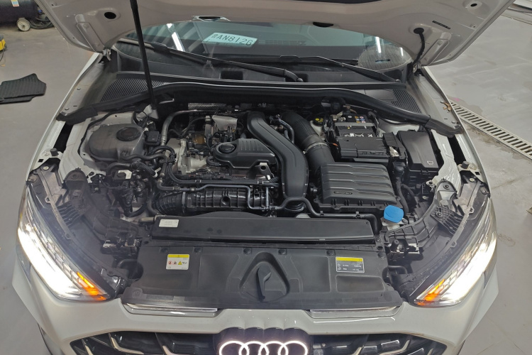 奥迪A3 2025款 Sportback 35TFSI 飞驰尊享型机舱底盘24