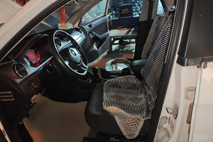 大众 捷达 2017款 1.4L 手动时尚型局部细节19