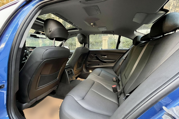 宝马3系 2017款 320Li M运动型中控内饰7002