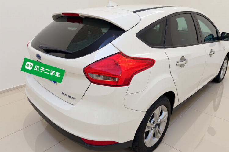 福特 福克斯 2017款 两厢 1.6L 手动舒适型智行版车身外观7