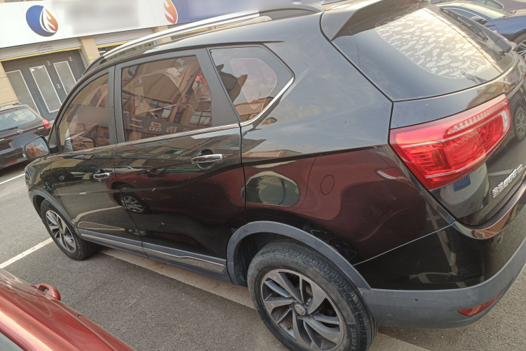 宝骏560 2017款 律动版 1.5T 手动乐享型车身外观6003