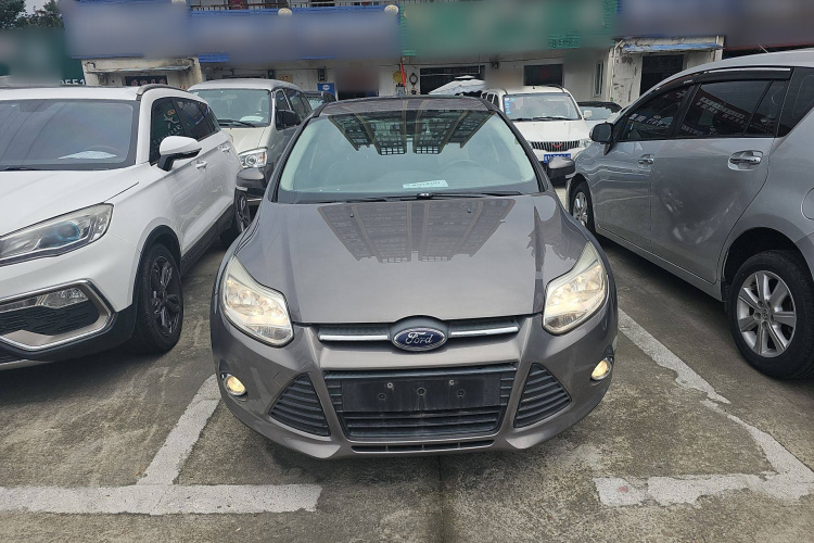 福特 福克斯 2012款 三厢 1.6L 自动风尚型车身外观6001