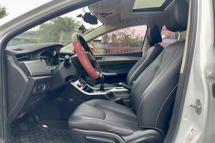 奇瑞 艾瑞泽5 2019款 1.5L 手动自在版 国V车身外观6004