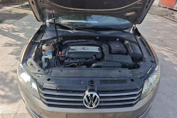大众 帕萨特 2014款 2.0TSI DSG御尊版机舱底盘24