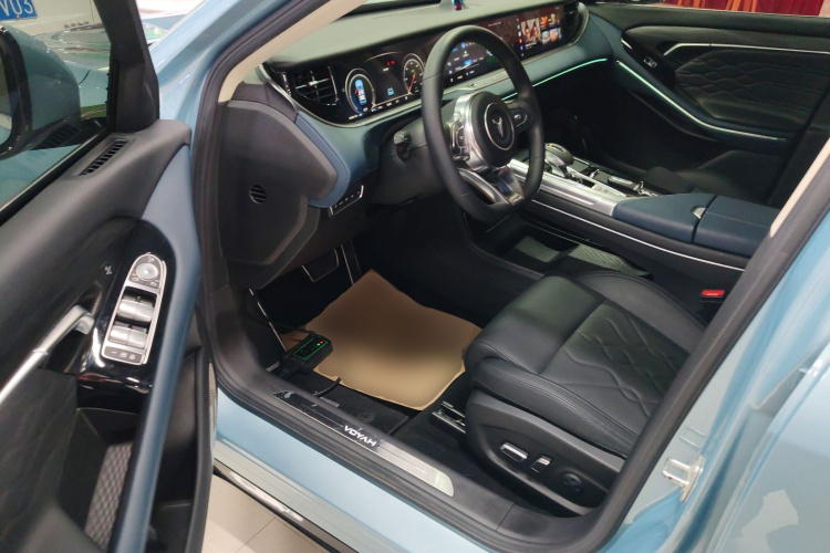 岚图汽车 岚图FREE 2021款 四驱标准增程专属豪华套装中控内饰20