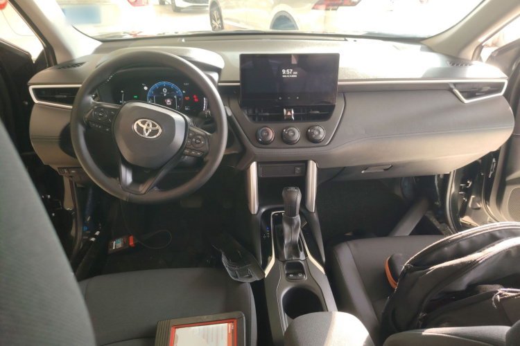 丰田 卡罗拉锐放 2023款 2.0L 先锋版中控内饰7002