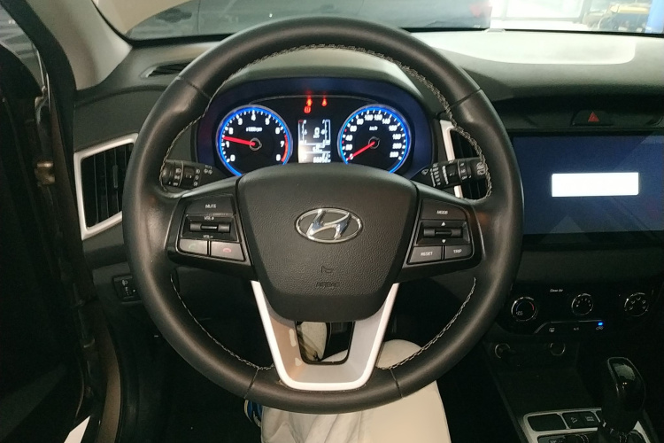 北京现代ix25 2017款 1.6L 自动智能型中控内饰13