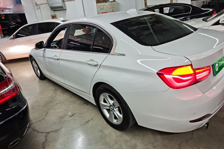 宝马3系 2016款 316Li 时尚型车身外观4