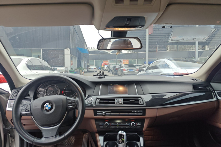 宝马5系 2017款 520Li 典雅型中控内饰12