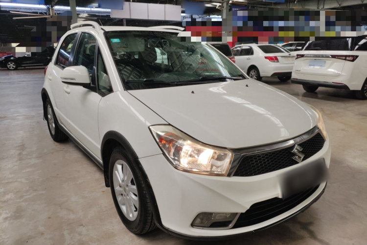 铃木 天语 SX4 2013款 1.6L 手动酷锐型车身外观3