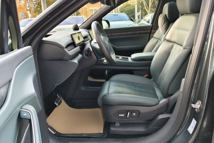 蔚来ES8 2023款 100kWh 签名版中控内饰19