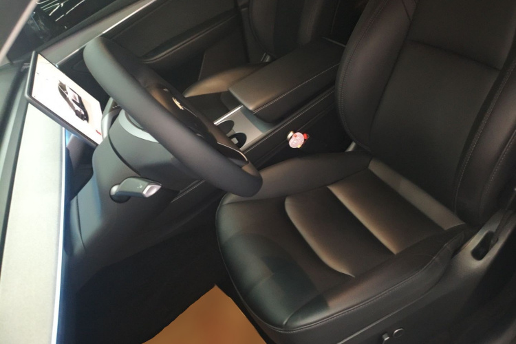 特斯拉 Model Y 2023款 长续航全轮驱动版中控内饰19