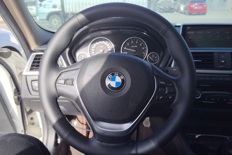 宝马3系 2018款 320Li 时尚型中控内饰13