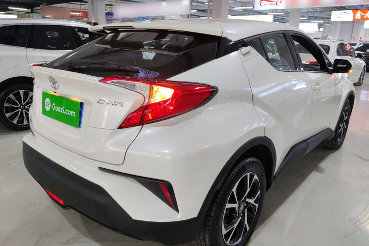 丰田C-HR 2020款 2.0L 领先版车身外观7