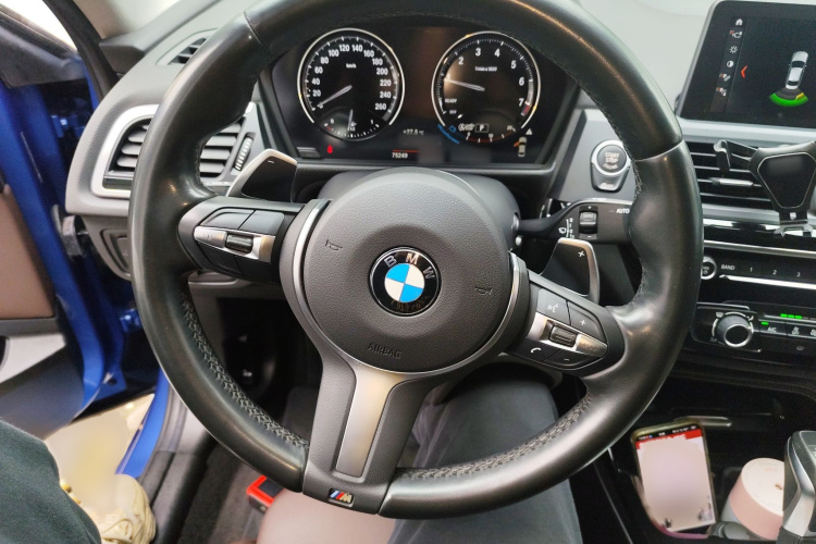 宝马1系 2019款 120i 领先型M运动套装局部细节13