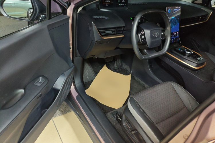 丰田bZ3 2023款 616km 长续航Premium中控内饰7003