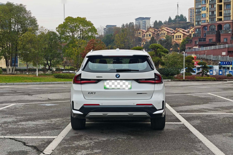 宝马iX1 2023款 eDrive25L X设计套装车身外观6006