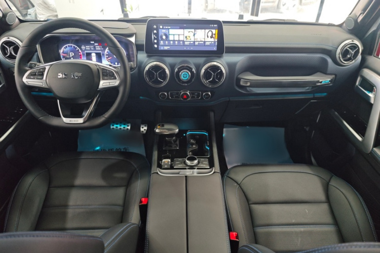 北京越野 北京BJ40 2024款 2.0T 城市猎人荣耀版中控内饰7001