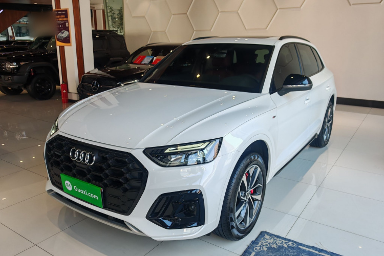 奥迪Q5L 2024款 40 TFSI 豪华动感型车身外观1