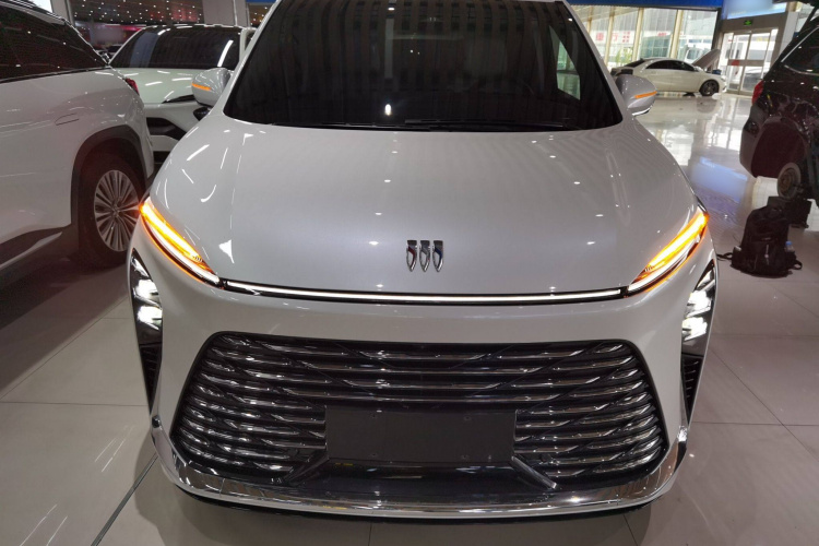 别克GL8 2025款 陆尊 智享版车身外观6001