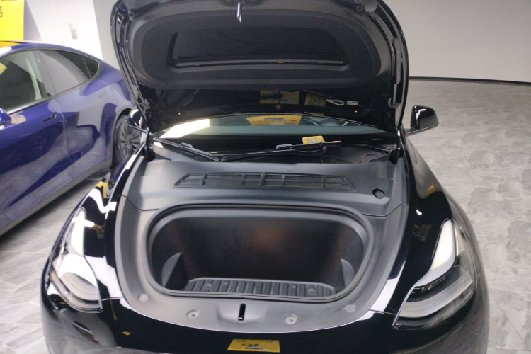 特斯拉 Model Y 2021款 Performance高性能全轮驱动版机舱底盘24