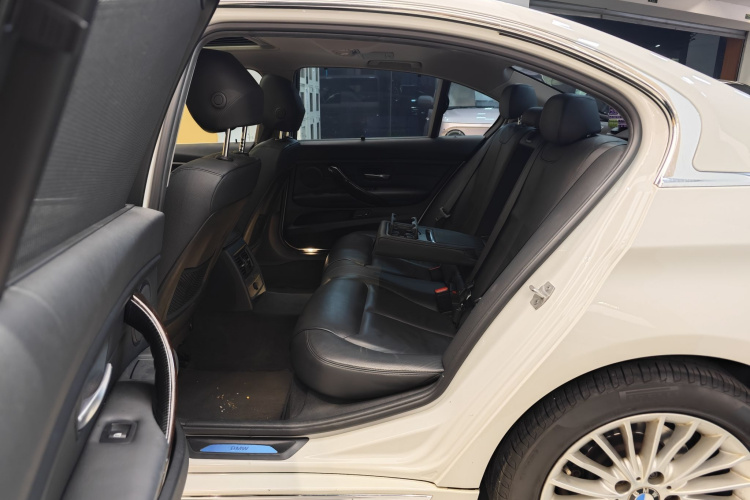 宝马3系 2015款 320Li 超悦版豪华设计套装车身外观6009