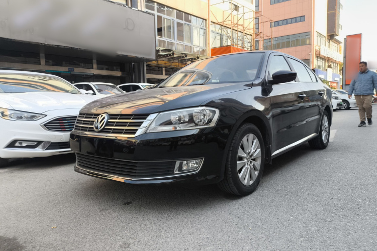 大众 朗逸 2013款 改款经典 1.6L 手动舒适版车身外观1