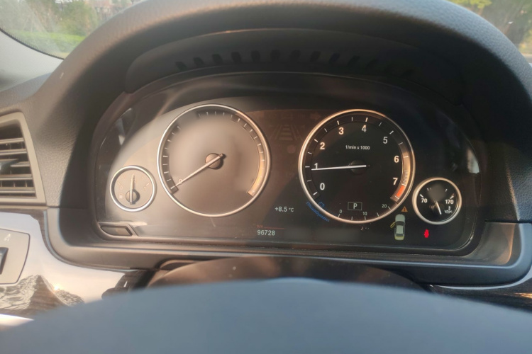 宝马5系 2014款 525Li 豪华设计套装局部细节14