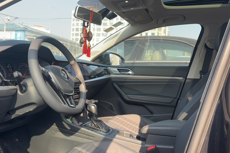 大众 朗逸 2019款 280TSI DSG舒适版 国VI中控内饰7001