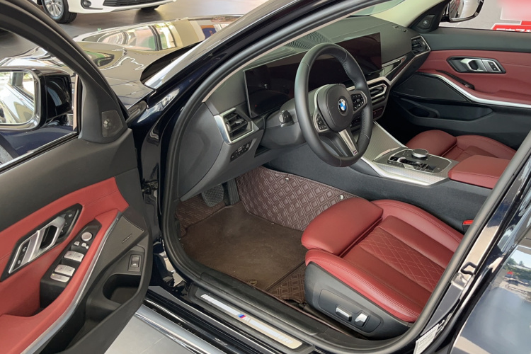 宝马3系 2023款 325Li M运动曜夜套装中控内饰7002