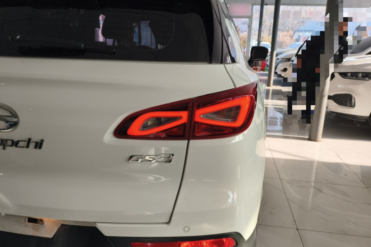 广汽传祺 传祺GS3 2017款 150N 自动精英版车身外观9