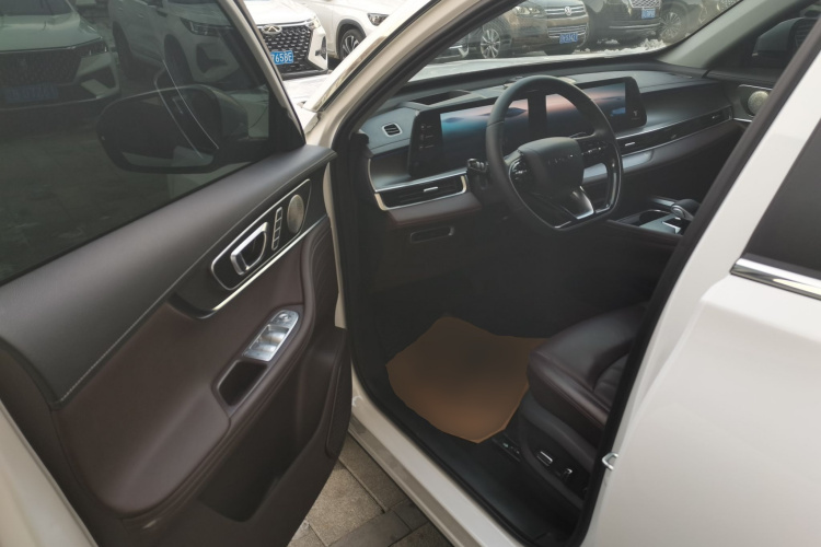 奇瑞 瑞虎8 PRO 2024款 冠军版 390T 两驱巅峰版 5座中控内饰20