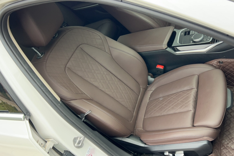 宝马3系 2023款 320Li M运动套装局部细节41