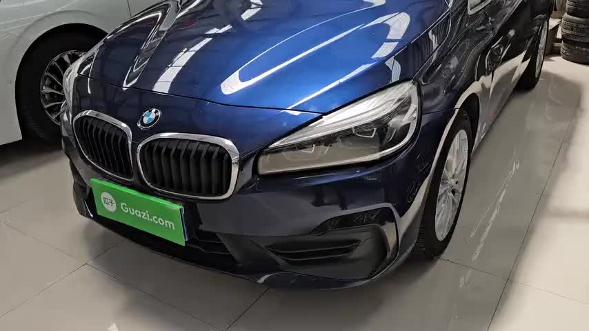 宝马2系旅行车 2019款 218i 领先型实拍1