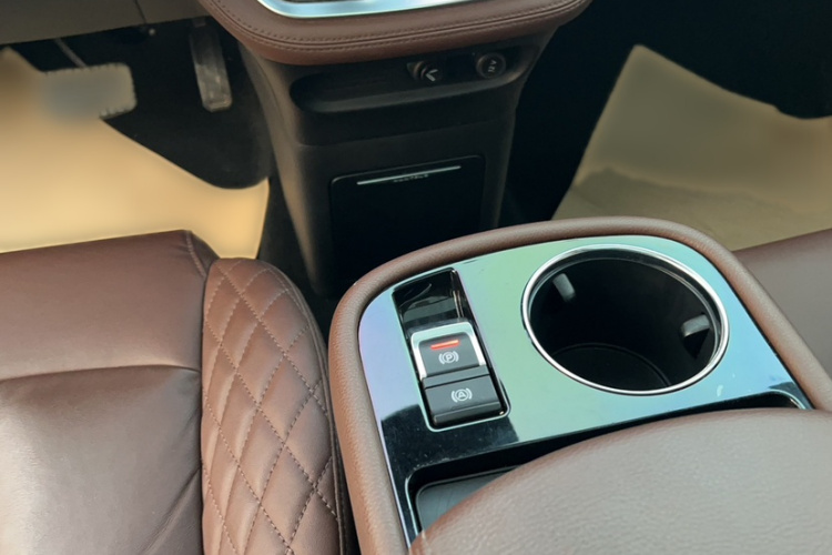 汉腾汽车 汉腾V7 2019款 1.5T 自动旗舰型 7座 国V中控内饰7009