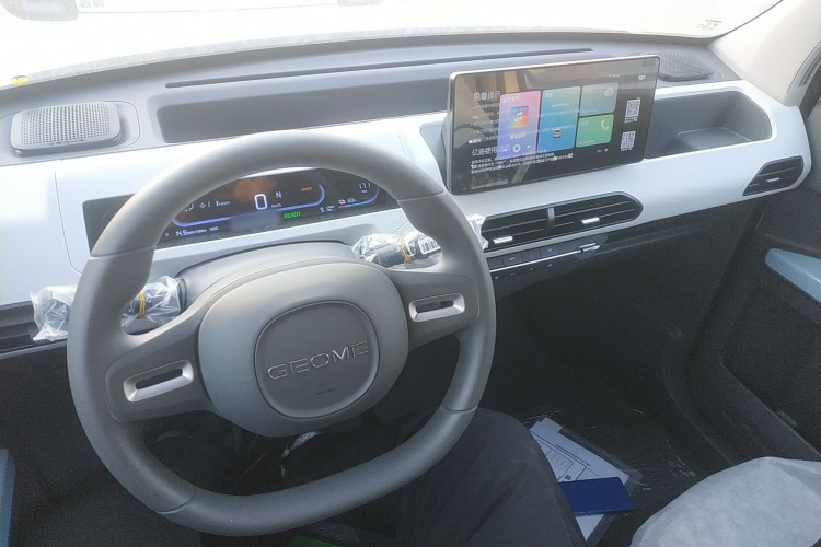 吉利银河 2024款 熊猫mini 200km 耐力熊中控内饰12