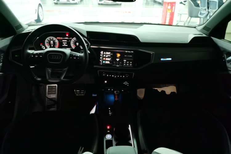 奥迪Q3 2024款 35 TFSI 时尚动感型中控内饰12