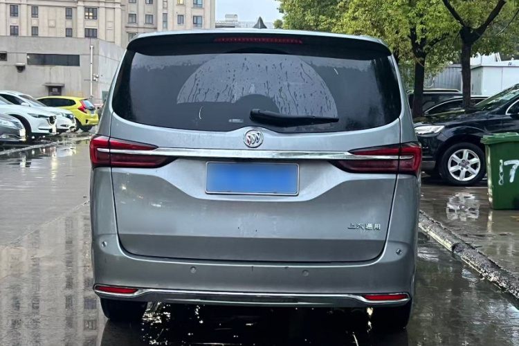 别克GL8 2023款 陆上公务舱 智慧尊贵型车身外观6003