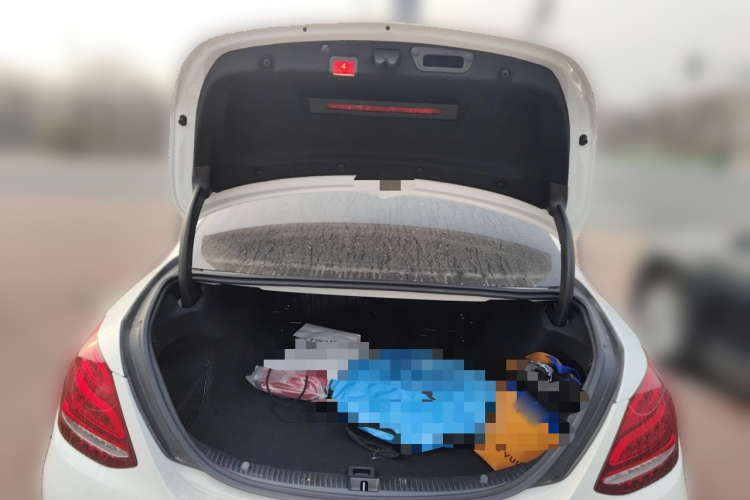 奔驰C级 2017款 改款 C 200 L 运动版局部细节23