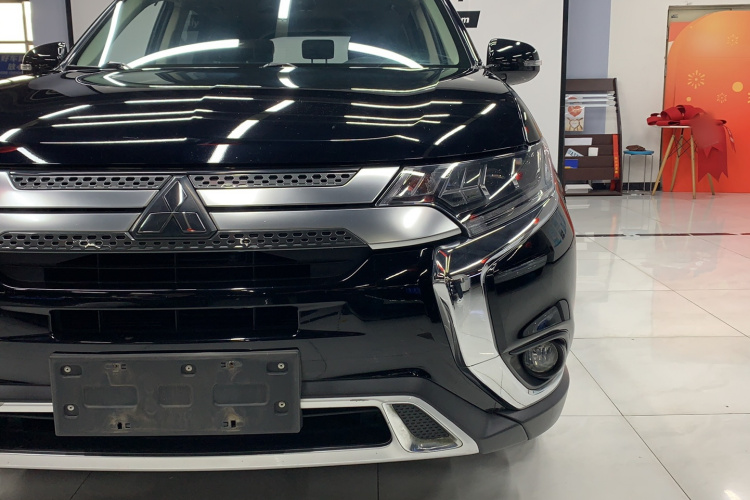 三菱 欧蓝德 2019款 2.4L 四驱致享版 5座 国V局部细节36