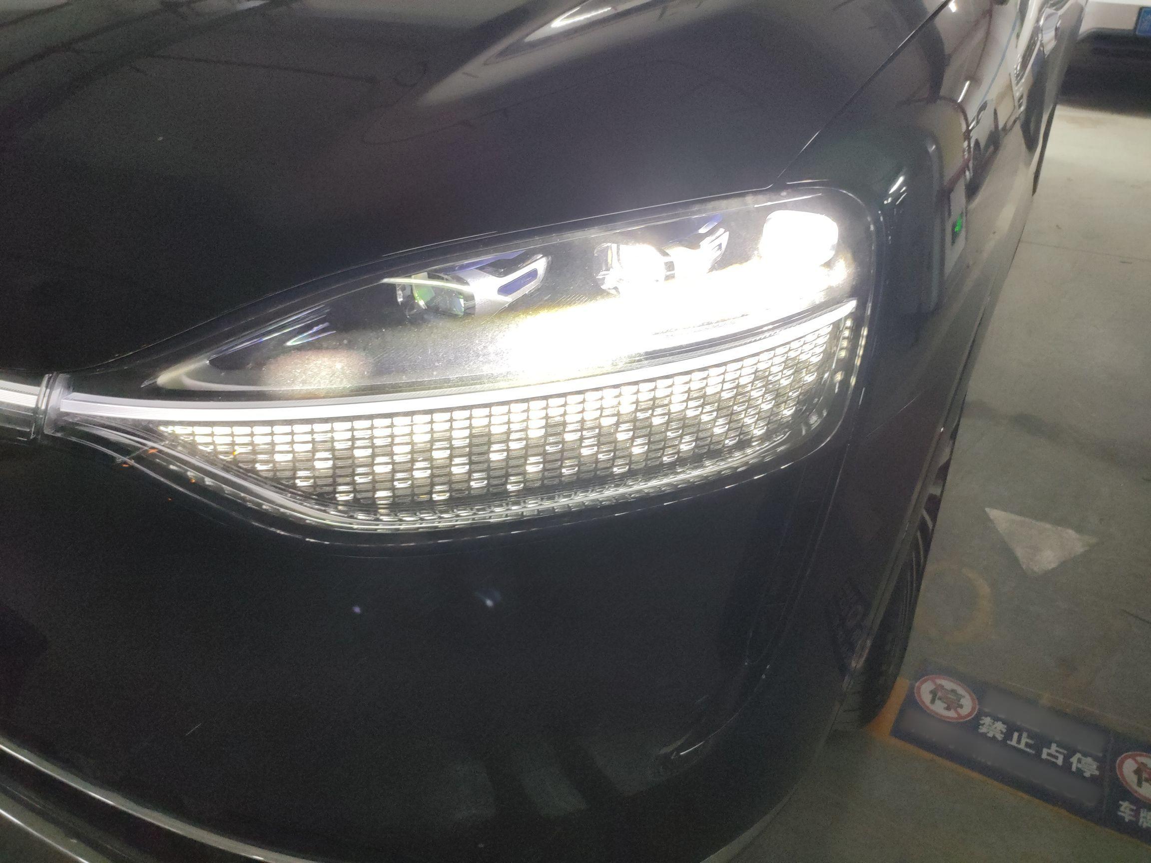 鸿蒙智行 问界M9 2024款 增程 Ultra版 42kWh 6座版