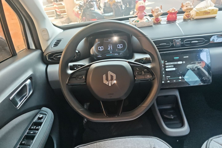 零跑汽车 零跑T03 2020款 400轻享版中控内饰13