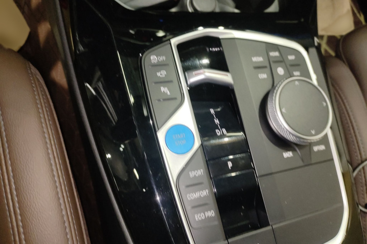 宝马iX3 2022款 改款 创领型局部细节18