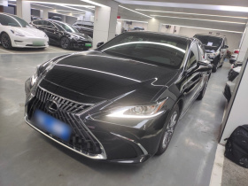 雷克萨斯ES 2022款 300h 卓越版