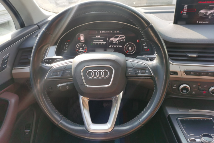 奥迪Q7 2018款 45 TFSI 技术型中控内饰13