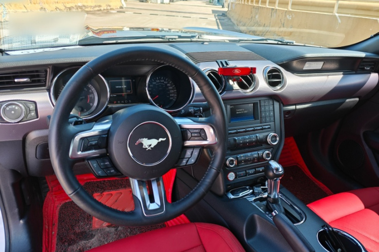 福特Mustang（平行进口） 中控内饰7001