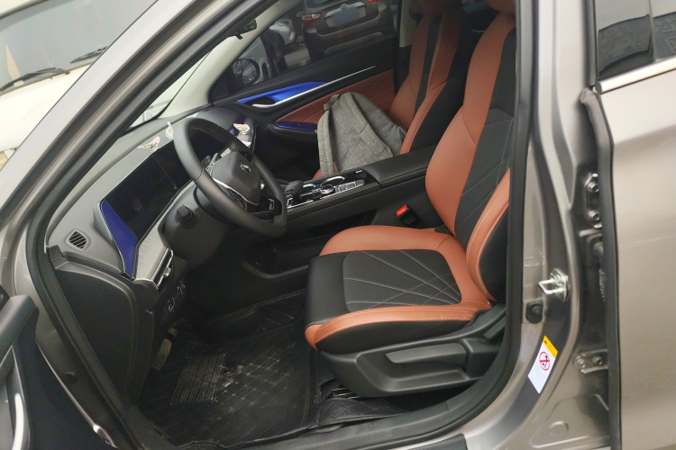 长安 逸动 2023款 畅享版 PLUS 蓝鲸NE 1.4T GDI DCT尊贵版中控内饰19